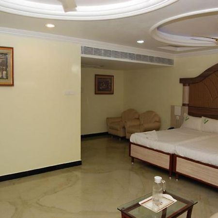 Shri Perumal Inn Pondicherry Ngoại thất bức ảnh